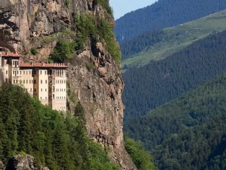 6 GECE KONAKLAMA 8 GÜN DOĞU KARADENİZ TURU (AMSTERDAM - ANKARA - AMSTERDAM UÇAK BİLETİ DAHİL)