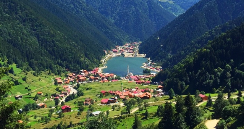 6 GECE KONAKLAMA 8 GÜN DOĞU KARADENİZ TURU (AMSTERDAM - ANKARA - AMSTERDAM UÇAK BİLETİ DAHİL)