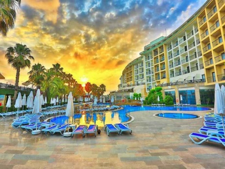 Lyra Resort & Spa Hotel