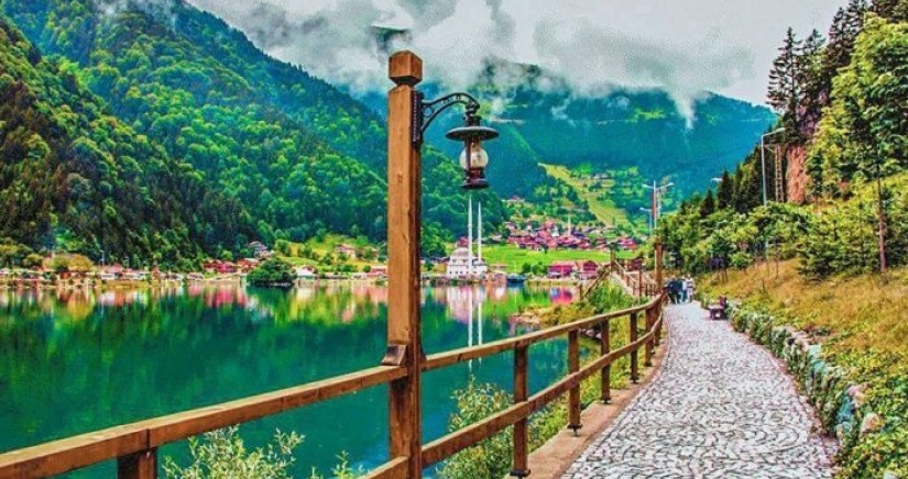 6 GECE KONAKLAMA 8 GÜN DOĞU KARADENİZ TURU (AMSTERDAM - ANKARA - AMSTERDAM UÇAK BİLETİ DAHİL)